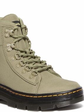 Dr. Martens Women's Combs W Fashion Boots